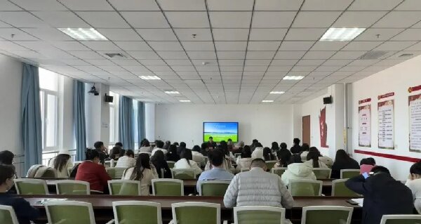 威海技师学院 威海市职业中等专业学校举办科研课题申报专题讲座