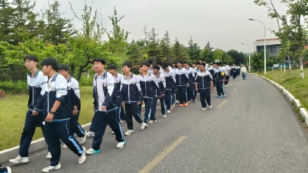 威海职专职教实验部组织开展职业生涯规划研学活动