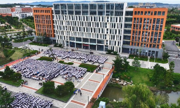 学校隆重举行2025年世界职业院校技能大赛总决赛争夺赛获奖团队经验分享交流活动